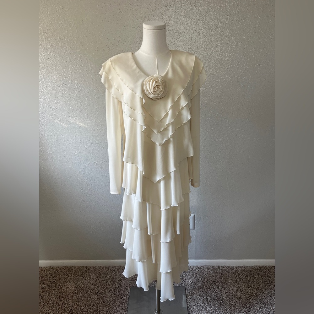 Elegant Cream Layered Dress Vintage Very Pretty